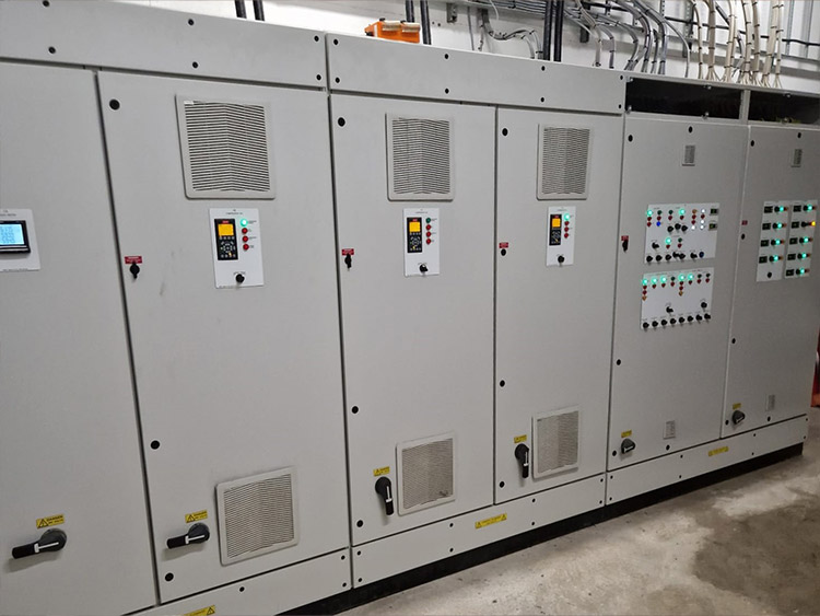 Control-cabinet-for-freezing-unit