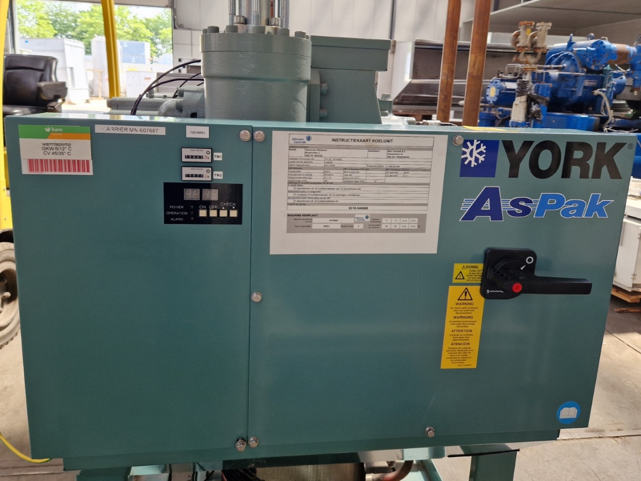 Used York YCSE-B100SB50 water-cooled chiller on Freon R407